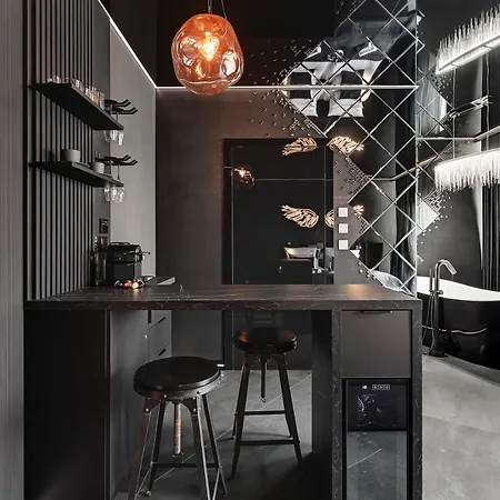 Hollywood Jacuzzi Suite By Downtown Apartments Danzig Exterior foto