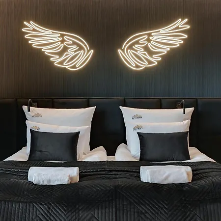 Hollywood Jacuzzi Suite By Downtown Apartments Danzig Exterior foto