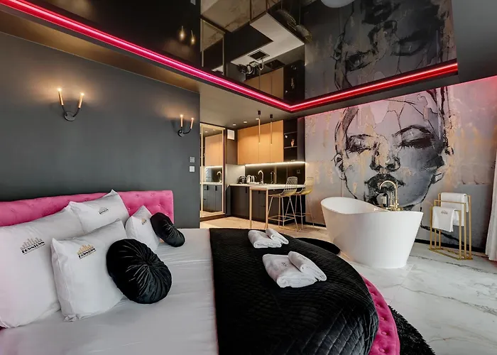 Hollywood Jacuzzi Suite By Downtown Apartments