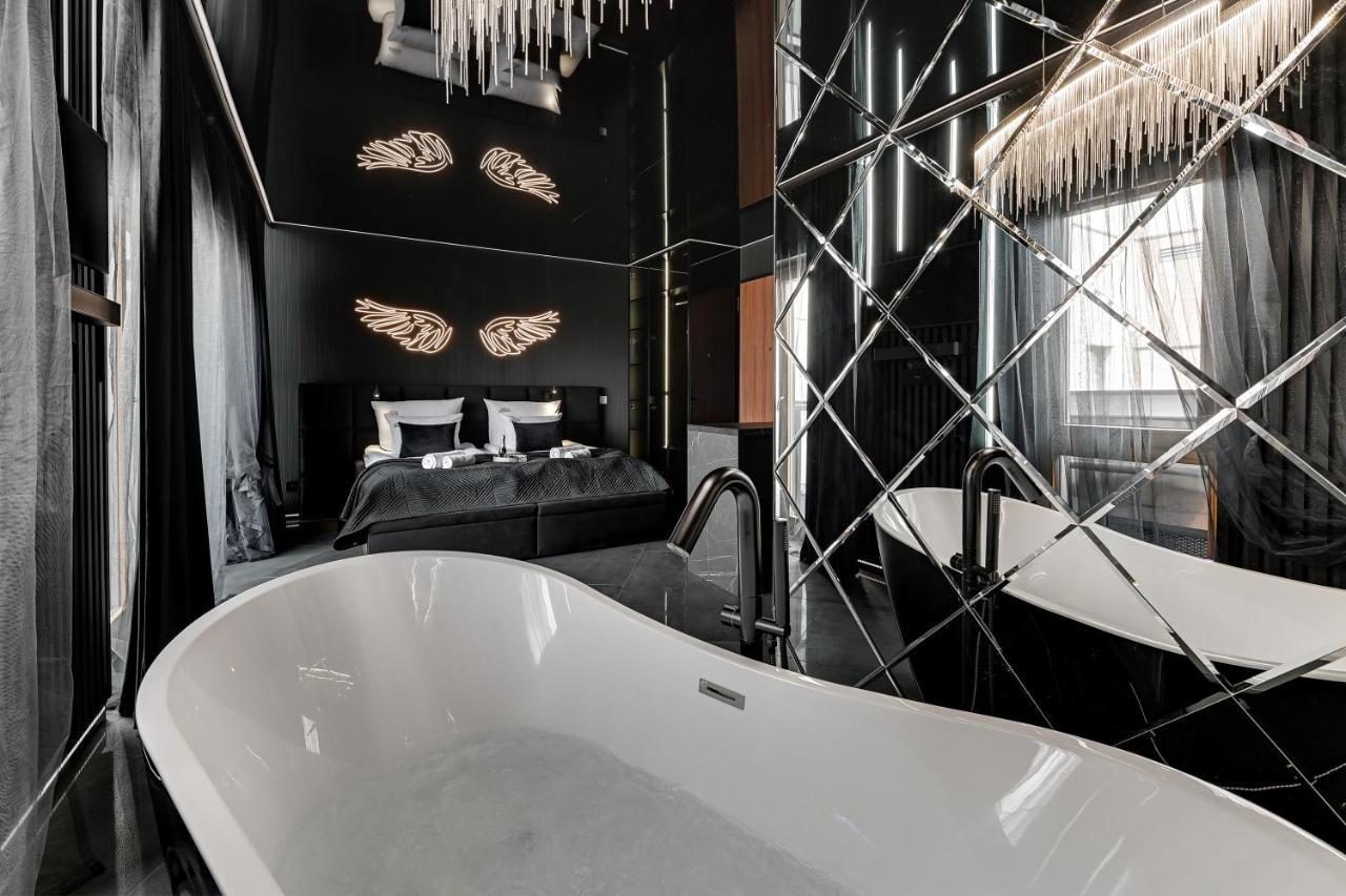 Hollywood Jacuzzi By Downtown Apartment Danzig
